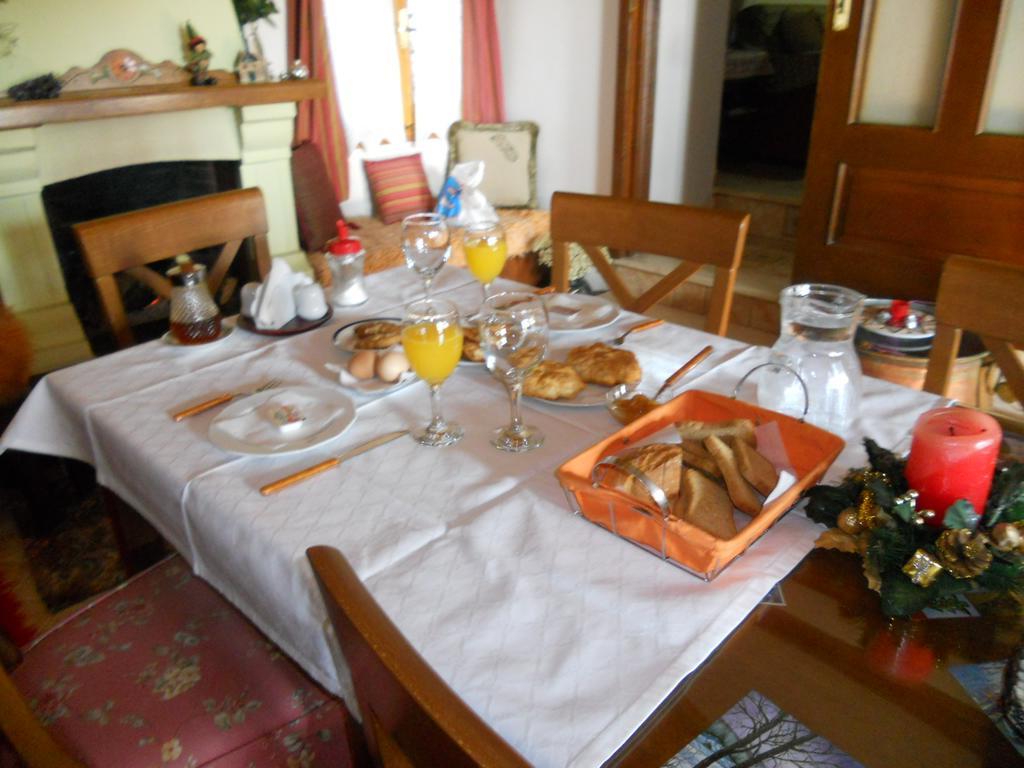 Sarafis Guesthouse Agios Lavrentios ภายนอก รูปภาพ